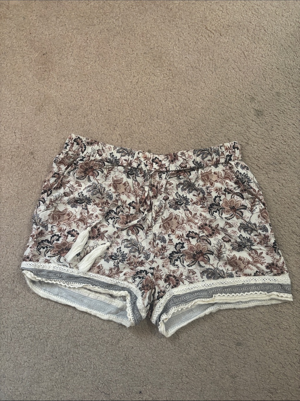 Floral Lace-Trim Drawstring Women's Shorts - Cream & Brown